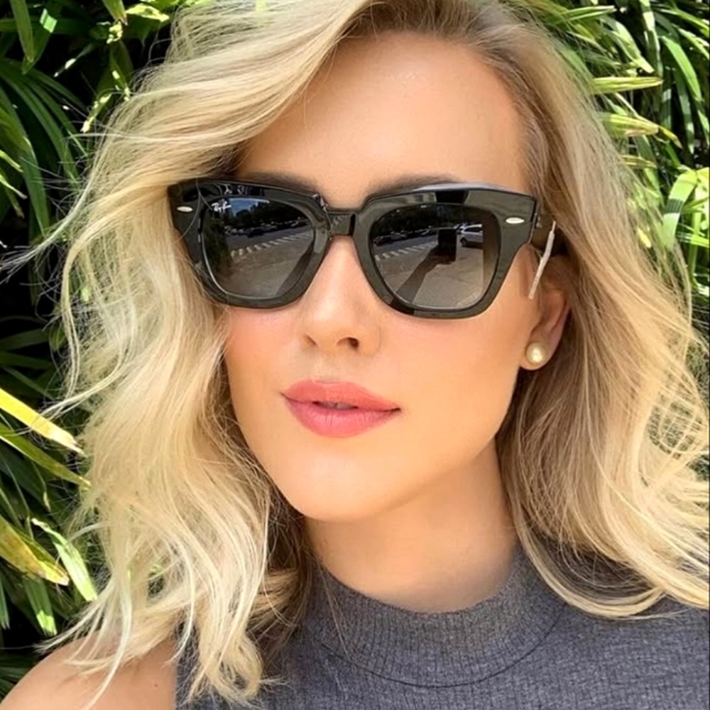 Ray-Ban Black Sunglasses with Gradient Smoke Lenses